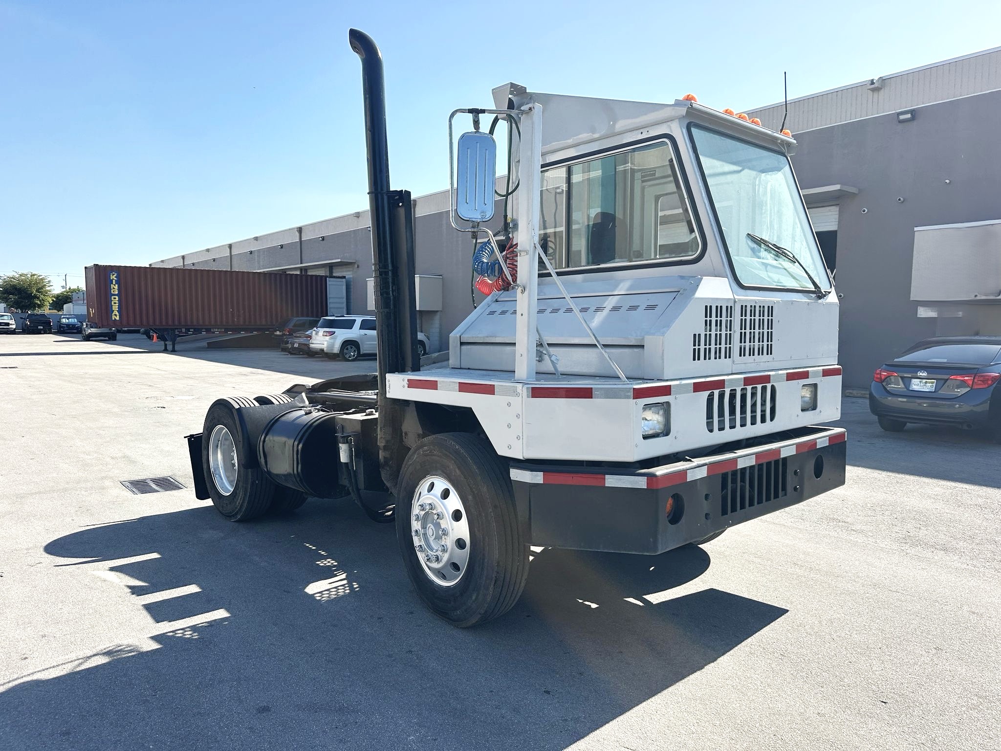 (image for) TRUCK MULE KALMAR CONTAINER MOVER, YARD TRACTOR 2007 4X2 40817A3