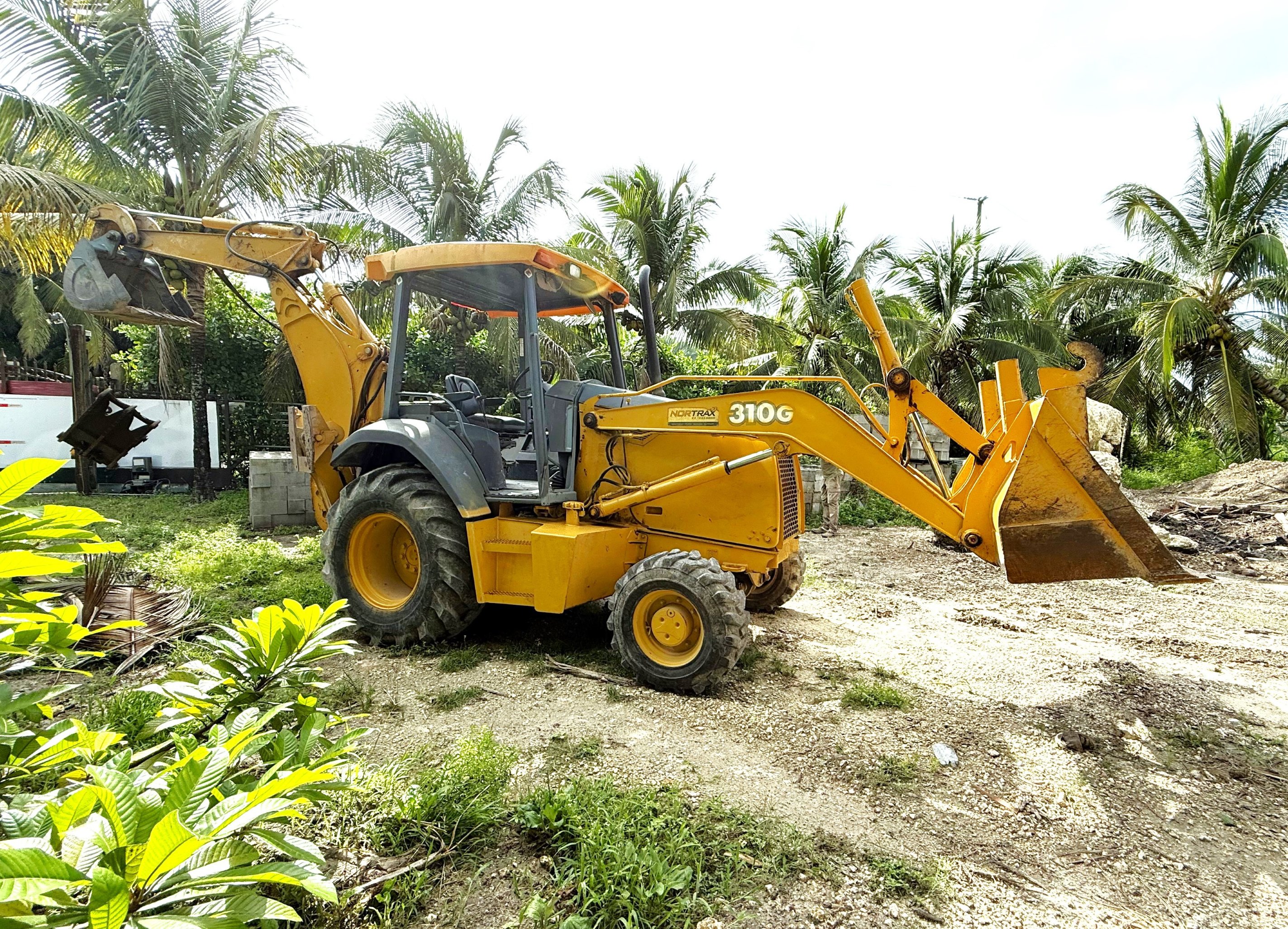 (image for) BACKHOE LOADER JOHN DEERE JD310G 4X4 50600A9