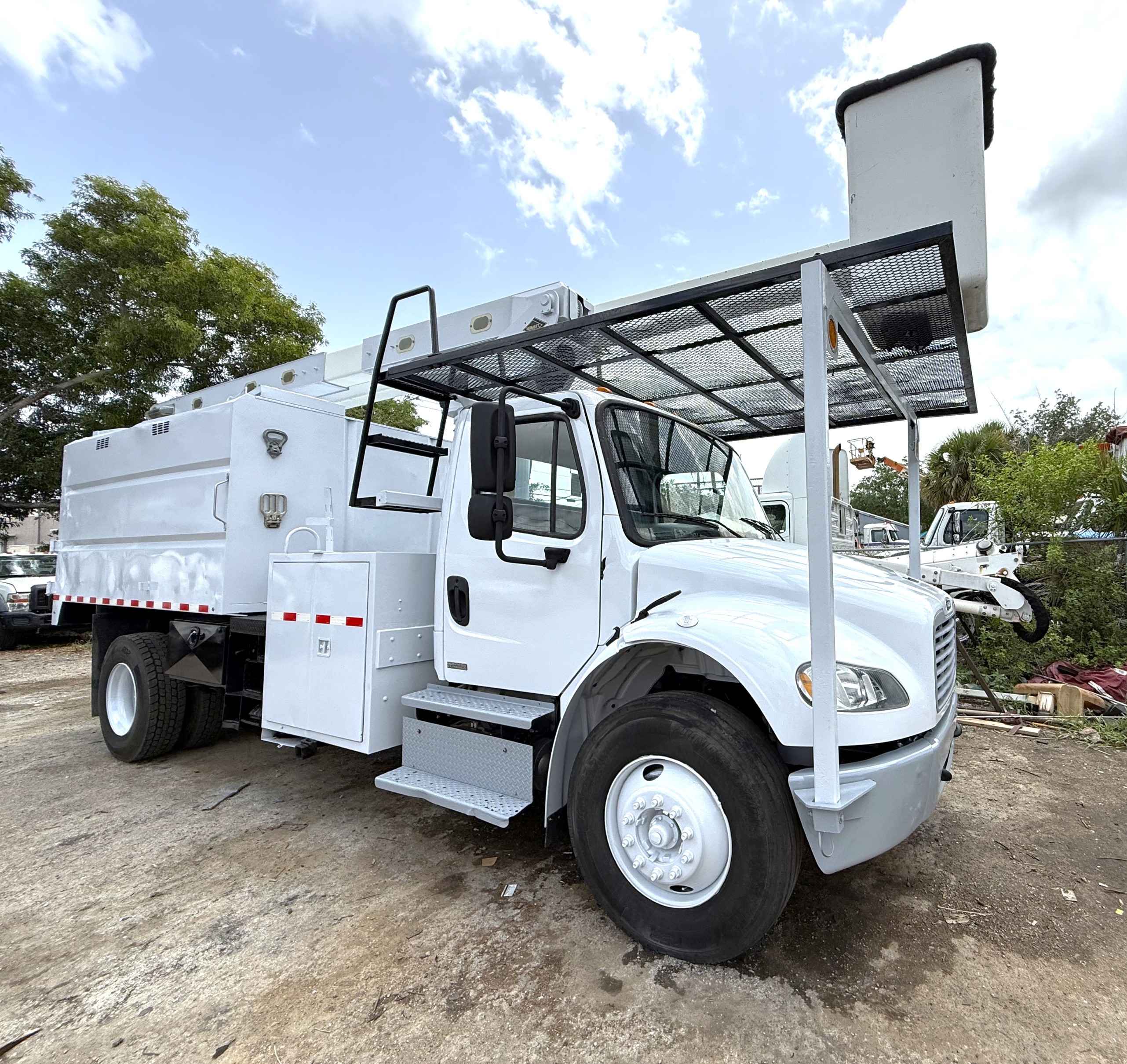 (image for) TRUCK BUCKET FREIGHTLINER M2 2012 62’ FEET WITH DUMP BOX 50602A2