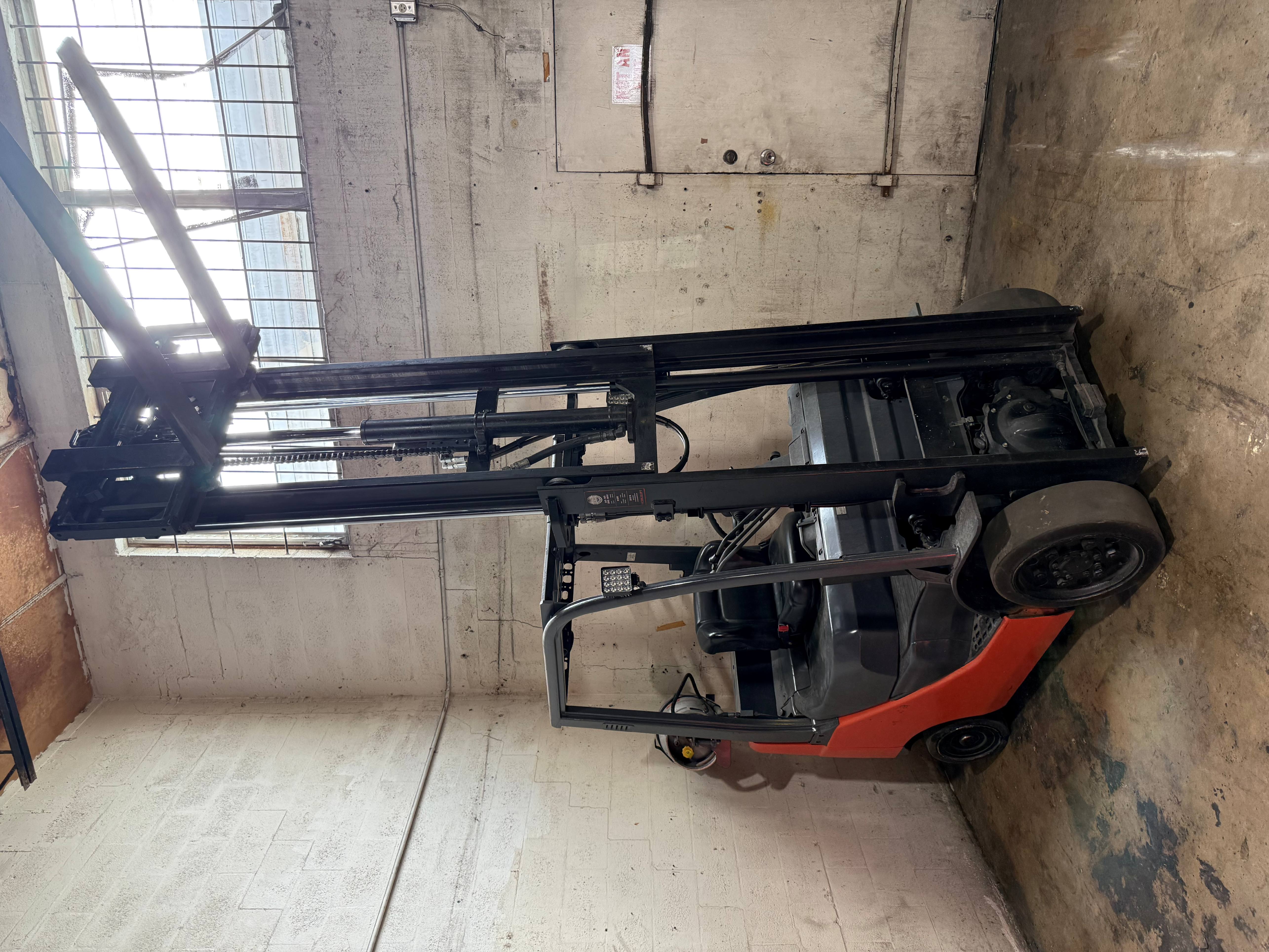 (image for) FORKLIFT TOYOTA 8FGCU20 LPG 4K LBS 50704A1