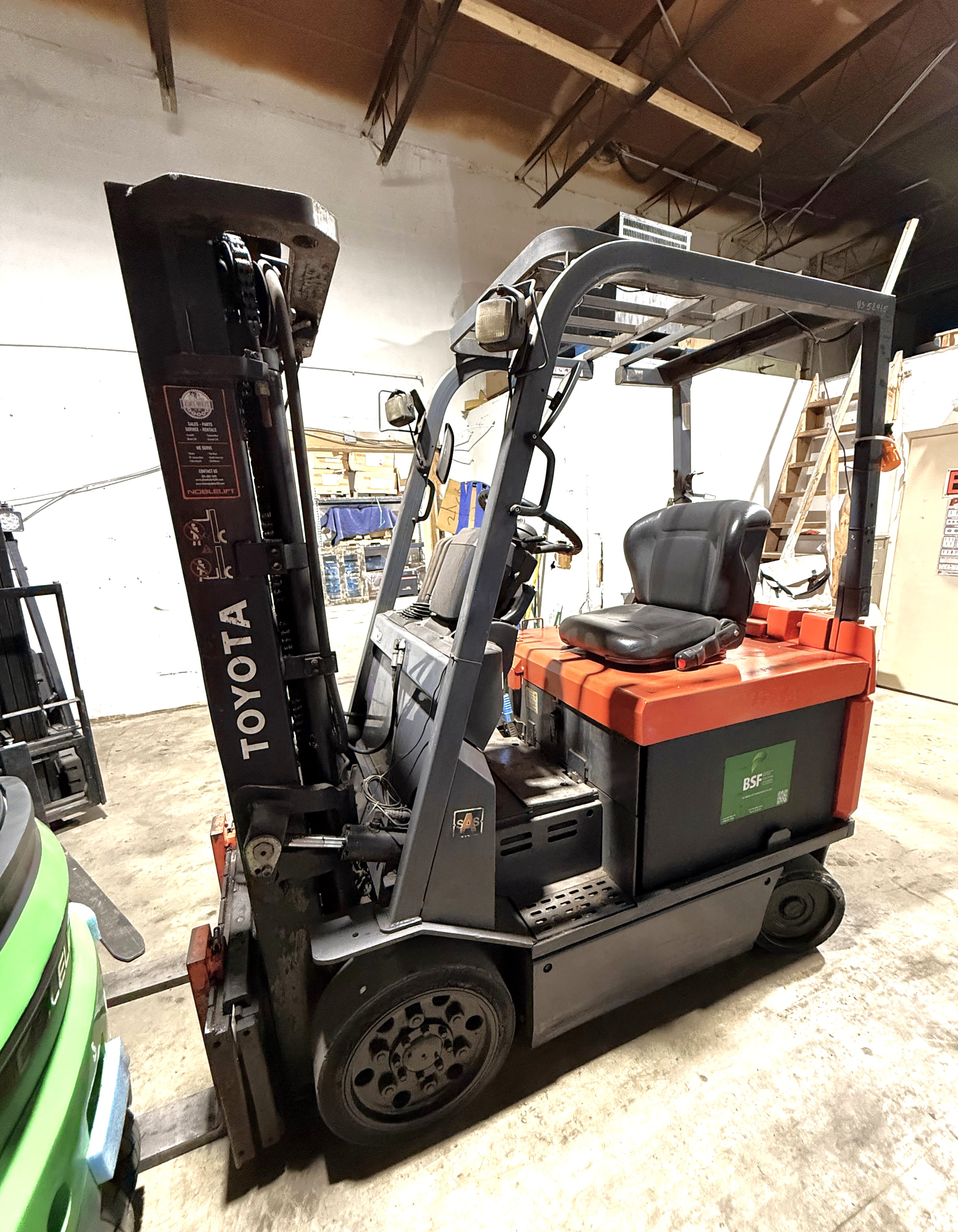 (image for) FORKLIFT TOYOTA 7FBCH25 ELECTRIC 5K LBS 50713A1