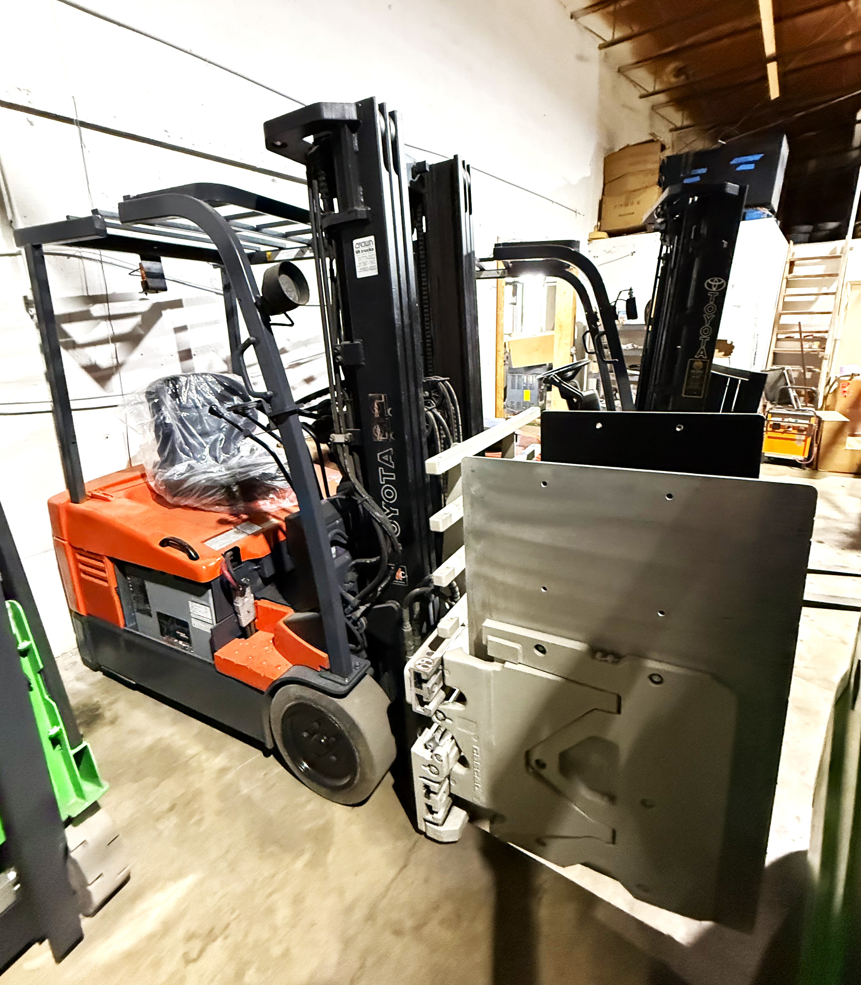 (image for) FORKLIFT TOYOTA 7FBEU18 ELECTRIC 3.6K LBS (CARTON CLAMPS) 50711A1
