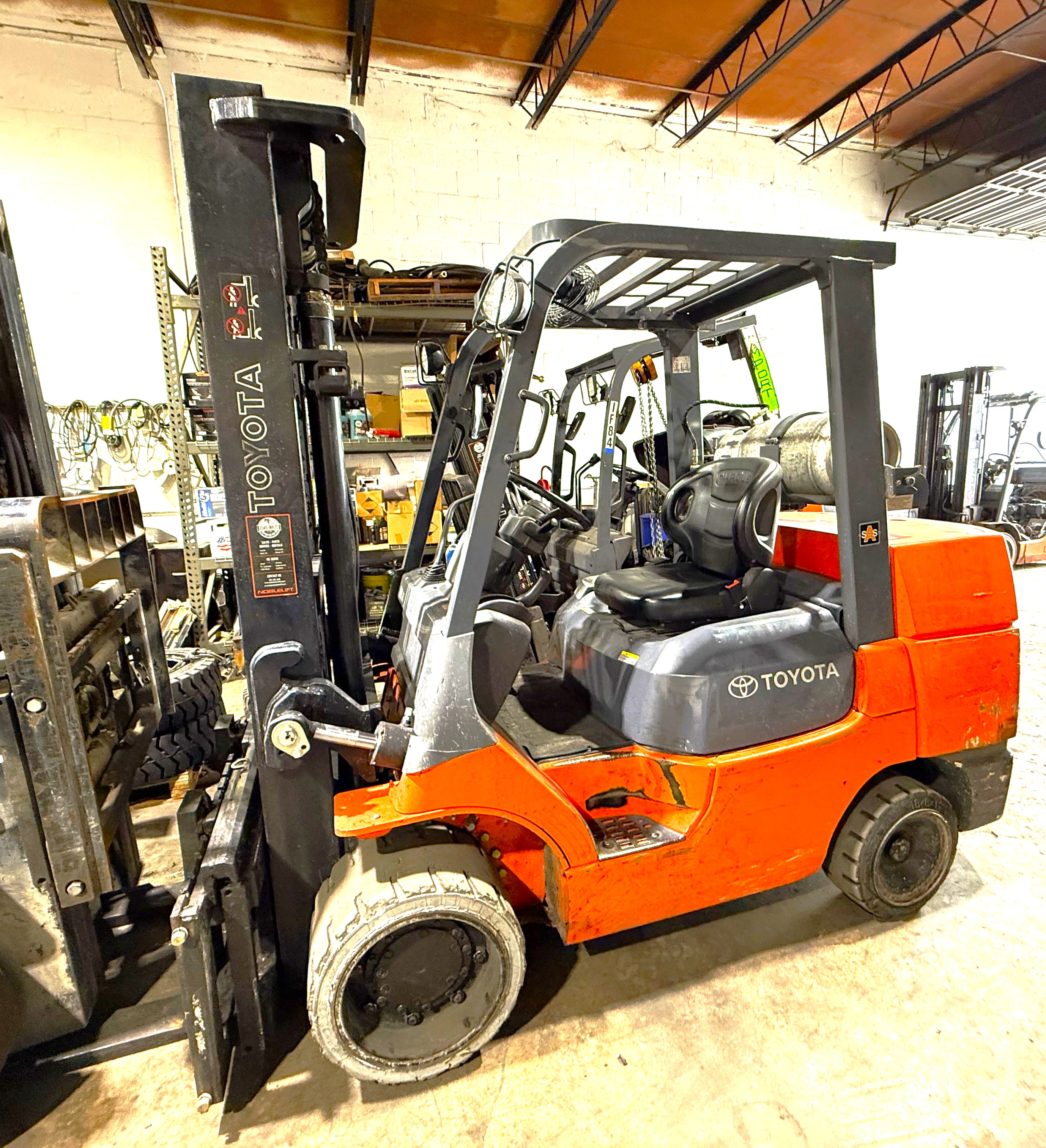 (image for) FORKLIFT TOYOTA 7FGCU45 LPG 10K LBS 50717A1