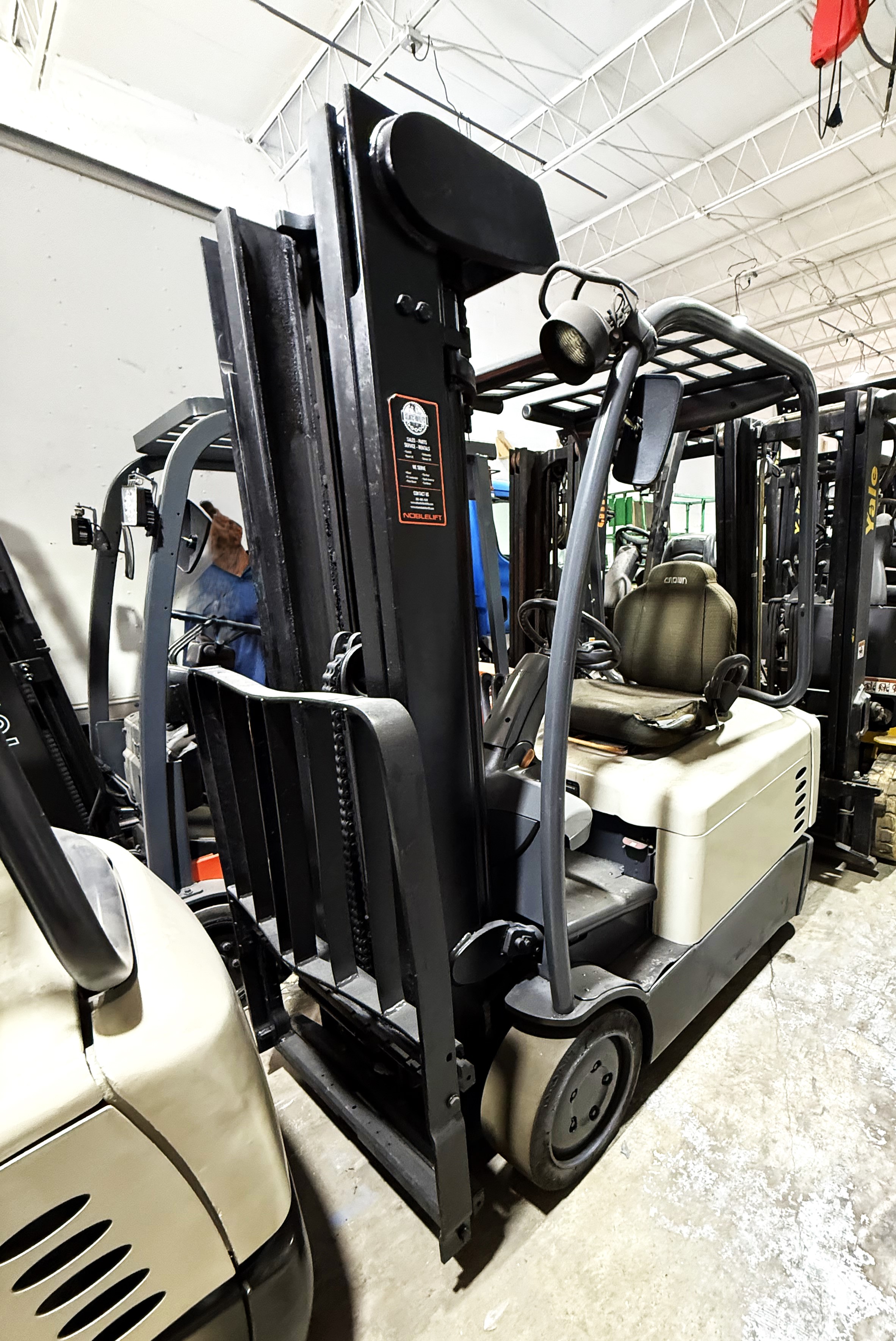 (image for) FORKLIFT CROWN SC4500 ELECTRIC 5K LBS (CHASSIS ONLY) 50715A1