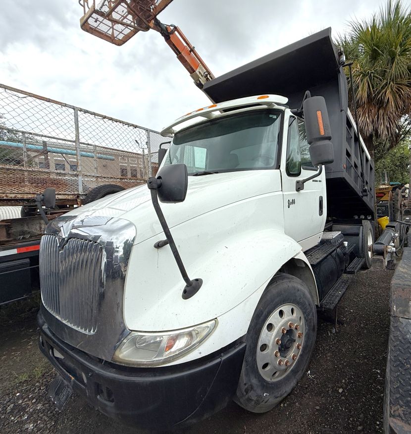 (image for) TRUCK DUMP INTERNATIONAL 8600 2007 WHITE 10’ FEET 50903A3
