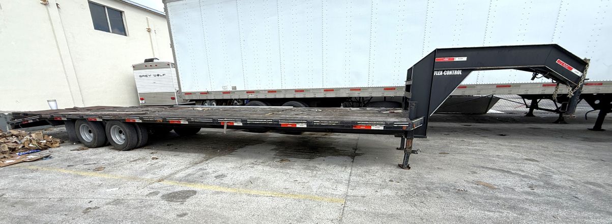 (image for) TRAILER GOOSE NECK LEGEND 2 AXELS 35 FEET LOADING AEREA 50500C6