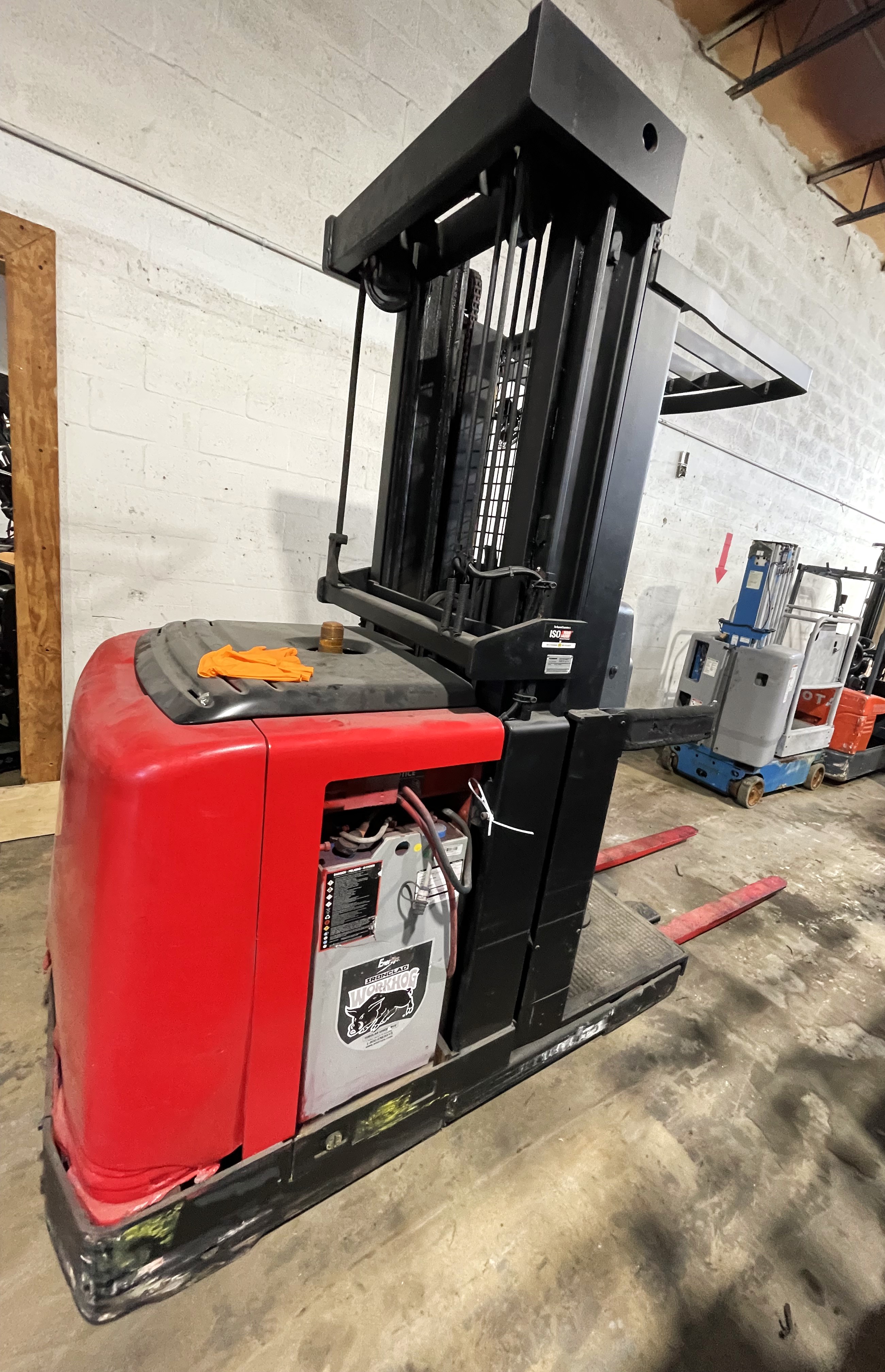 (image for) FORKLIFT ORDER PICKER RAYMOND OPC30TT ELECTRIC 3K LBS 41129A1