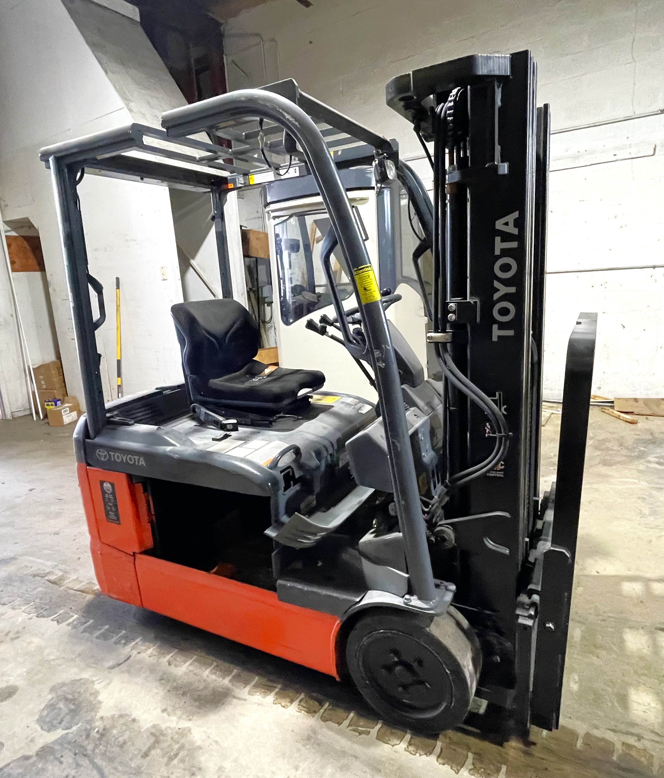 (image for) FORKLIFT TOYOTA 8FBE20U ELECTRIC 4.5K LBS (CHASSIS ONLY) 41143A1