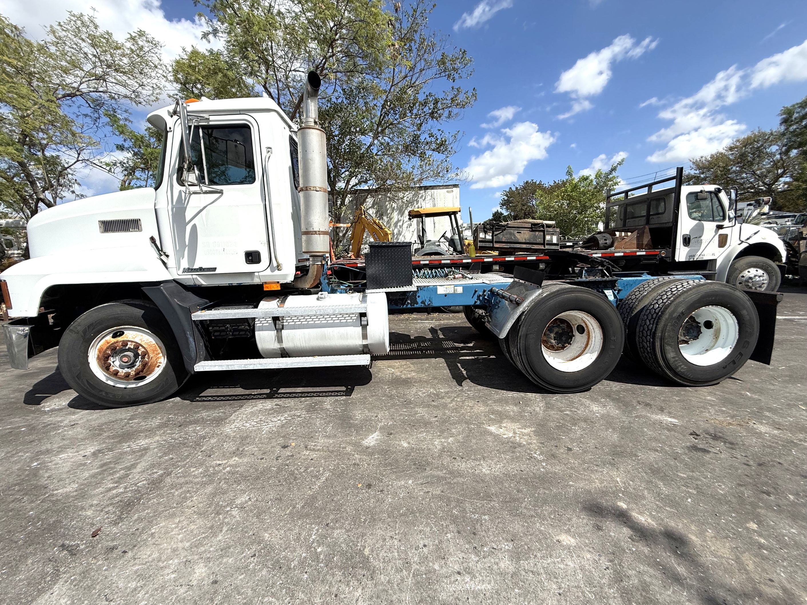 TRUCK TRACTOR MACK CH613 1999 WHITE 60300A3 (image for) TRUCK TRACTOR MACK CH613 1999 WHITE 60300A3