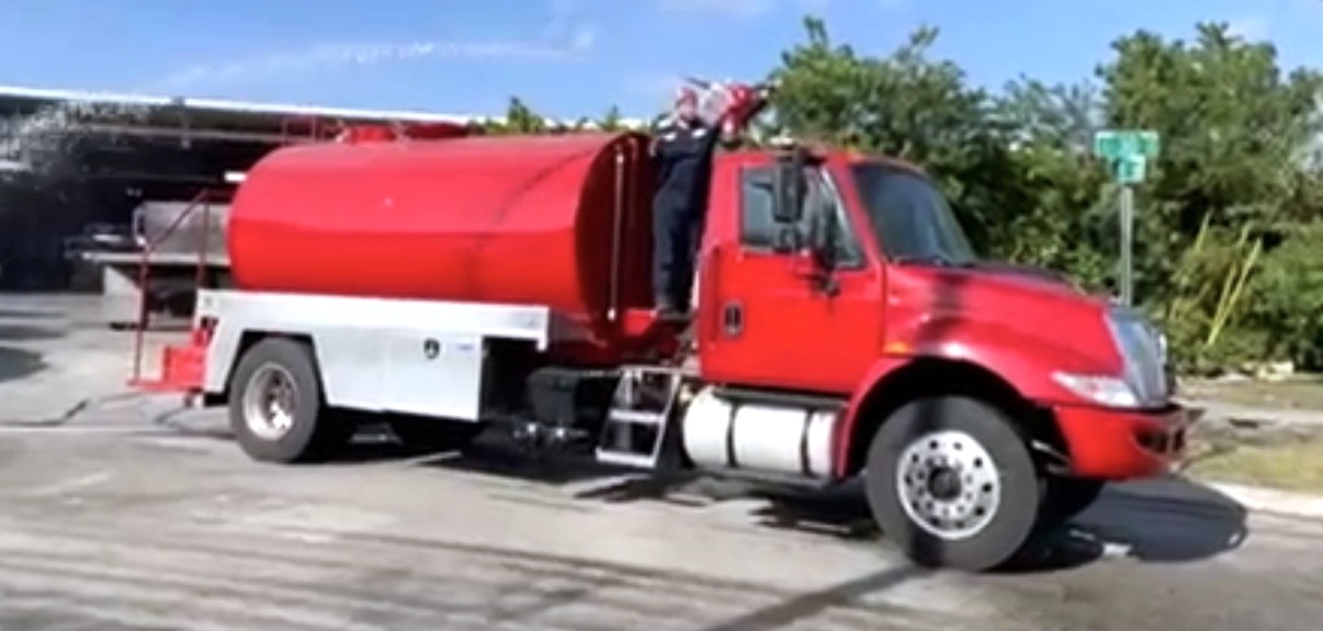 FIRE WATER TANK TRUCK 3,500 GLS INTERNATIONAL 4300 60301C2 (image for) FIRE WATER TANK TRUCK 3,500 GLS INTERNATIONAL 4300 60301C2